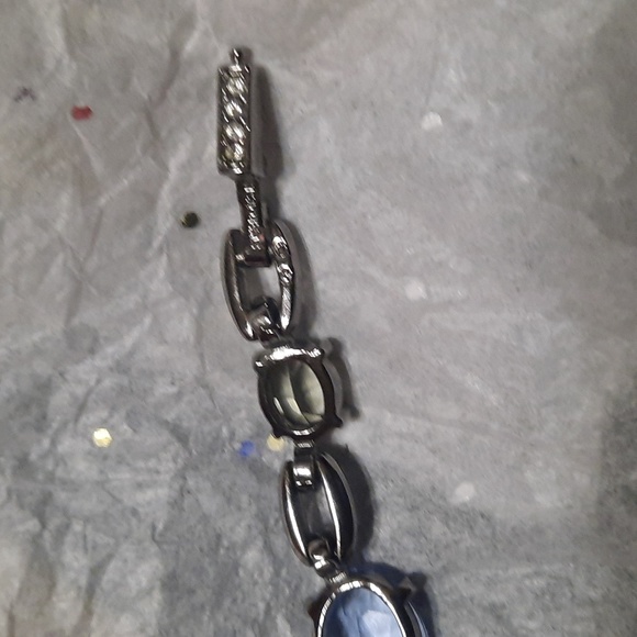 Zwarovski crystal Necklace - Picture 6 of 16